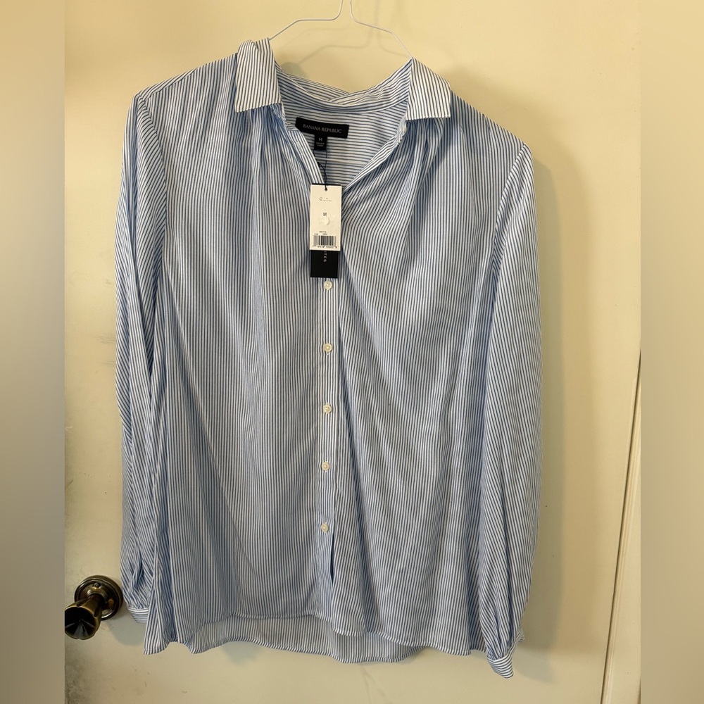 Banana Republic Blue and White Button Down Shirt Classic Fit